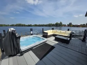 Lakeside Lodge at Tattershall Lakes Country Park, Lincoln