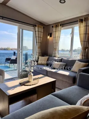 Isla’s Lakeside Retreat at Tattershall Lakes Country Park, Lincoln